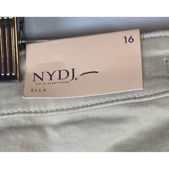 NWT NYDJ ELLA SHORT WITH SIDESEAM SLITS, Feather, LIFTxTUCK, Size 16 - Picture 10 of 11